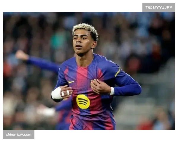 巴萨杰拉德·马丁累计黄牌停赛，后防线轮换选择减少